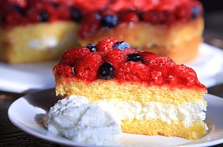 Beeren- Quark- Torte