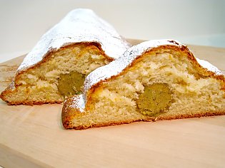 Pistazien- Marzipan- Stollen